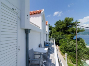 Holiday Home Ma us-One Bedroom Apartment with Balcony